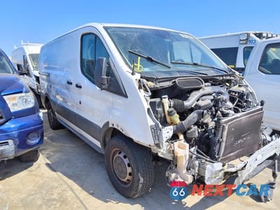 Czwarte zdjęcie samochodu z boku: 2016 FORD TRANSIT T-150 VIN:1FTYE1YM4GKB19556 - miniatura