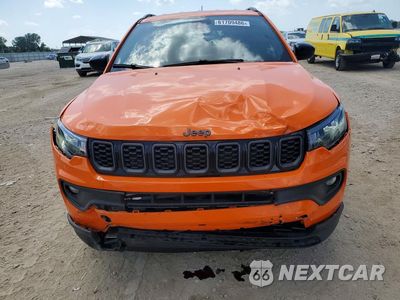 Piąte zdjęcie samochodu w środku: 2026 JEEP COMPASS LATITUDE VIN:3C4NJDBN6TT216476 - miniatura