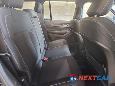 Zdjęcie 11 z 13 samochodu: 2025 JEEP GRAND CHEROKEE LAREDO VIN:1C4RJHAG5SC320821 - miniatura