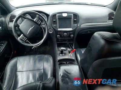 Zdjęcie 8 z 12 samochodu: 2013 CHRYSLER 300 S VIN:2C3CCAGG2DH505458 - miniatura