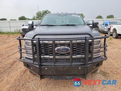 Piąte zdjęcie samochodu w środku: 2026 FORD F350 SUPER DUTY VIN:1FT8W3DT4TEC60657 - miniatura