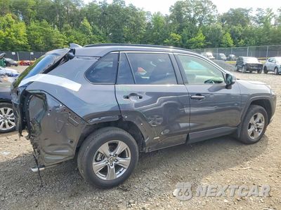 Trzecie zdjęcie samochodu z tyłu: 2025 TOYOTA RAV4 LE VIN:JTMMWRFV1SD351597 - miniatura