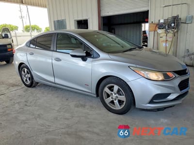 Czwarte zdjęcie samochodu z boku: 2017 CHEVROLET CRUZE LS VIN:1G1BC5SM6H7199953 - miniatura