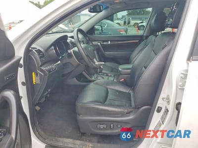 Zdjęcie 7 z 12 samochodu: 2013 KIA SORENTO EX VIN:5XYKU4A2XDG330958 - miniatura
