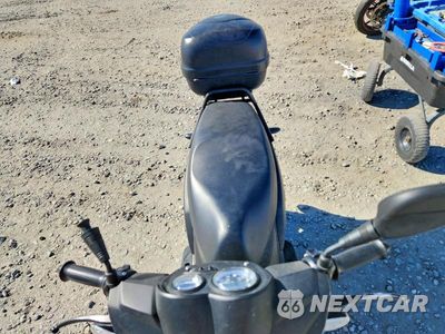 Piąte zdjęcie samochodu w środku: 2015 GENUINE SCOOTER CO. HOOLIGAN 170I VIN:RFVBFBF94F1000441 - miniatura