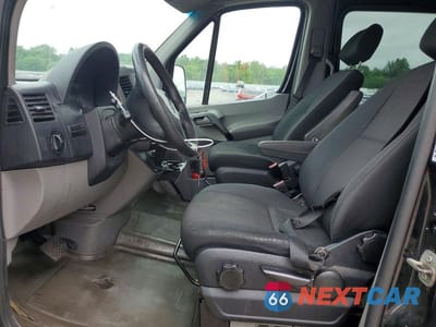 Zdjęcie 7 z 14 samochodu: 2014 MERCEDES-BENZ SPRINTER DELIVERY VAN VIN:WDZPE8CC2E5940377 - miniatura