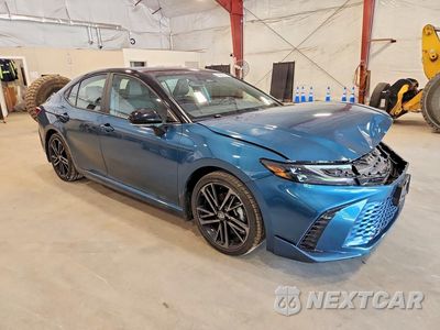 Czwarte zdjęcie samochodu z boku: 2025 TOYOTA CAMRY XSE VIN:4T1DBADK5SU005599 - miniatura