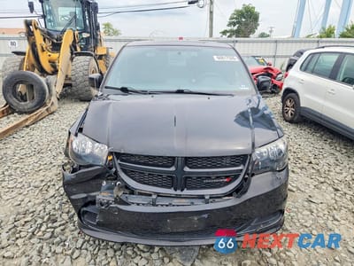 Piąte zdjęcie samochodu w środku: 2015 DODGE GRAND CARAVAN SE VIN:2C4RDGBG2FR684840 - miniatura