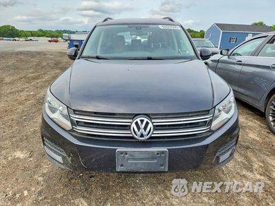 Piąte zdjęcie samochodu w środku: 2017 VOLKSWAGEN TIGUAN S VIN:WVGAV7AX8HK000432 - miniatura