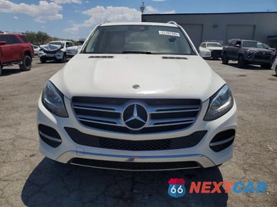 Piąte zdjęcie samochodu w środku: 2017 MERCEDES-BENZ GLE 350 VIN:4JGDA5JB7HA971879 - miniatura