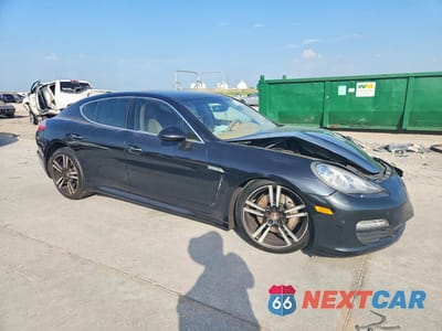 Czwarte zdjęcie samochodu z boku: 2013 PORSCHE PANAMERA S VIN:WP0AB2A74DL061202 - miniatura