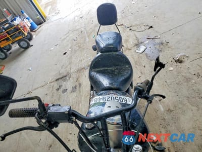Piąte zdjęcie samochodu w środku: 2012 HONDA VT750 C2B VIN:JH2RC5370CK201627 - miniatura
