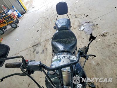 Piąte zdjęcie samochodu w środku: 2012 HONDA VT750 C2B VIN:JH2RC5370CK201627 - miniatura