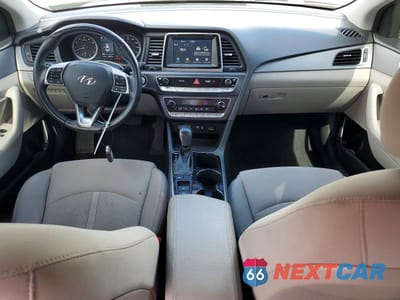 Zdjęcie 8 z 12 samochodu: 2019 HYUNDAI SONATA SEL VIN:5NPE34AF4KH733665 - miniatura