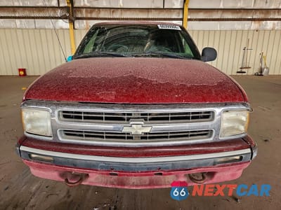 Piąte zdjęcie samochodu w środku: 1995 CHEVROLET BLAZER VIN:1GNDT13W3S2253973 - miniatura