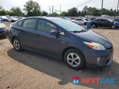 Czwarte zdjęcie samochodu z boku: 2013 TOYOTA PRIUS TWO VIN:JTDKN3DU7D5699211 - miniatura