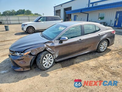 2018 TOYOTA CAMRY LE 4T1B11HK0JU027058 - główne zdjęcie licytacji z USA - miniatura