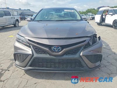 Piąte zdjęcie samochodu w środku: 2022 TOYOTA CAMRY HYBRID SE VIN:4T1G31AK4NU593112 - miniatura
