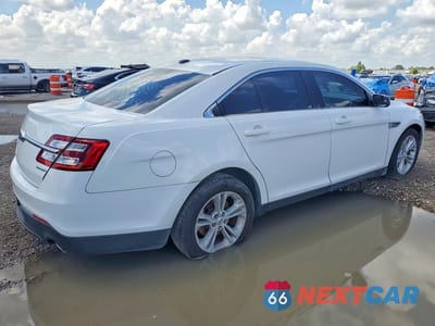 Trzecie zdjęcie samochodu z tyłu: 2018 FORD TAURUS SE VIN:1FAHP2D87JG117180 - miniatura