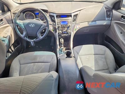 Zdjęcie 8 z 12 samochodu: 2012 HYUNDAI SONATA HYBRID VIN:KMHEC4A44CA026519 - miniatura