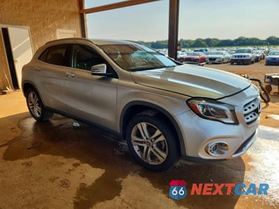 Czwarte zdjęcie samochodu z boku: 2019 MERCEDES-BENZ GLA 250 VIN:WDCTG4EBXKJ553210 - miniatura