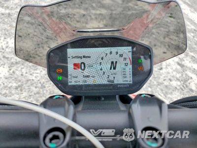 Zdjęcie 7 z 9 samochodu: 2022 DUCATI STREETFIGHTER V2 VIN:ZDMFAKYW7NB001738 - miniatura