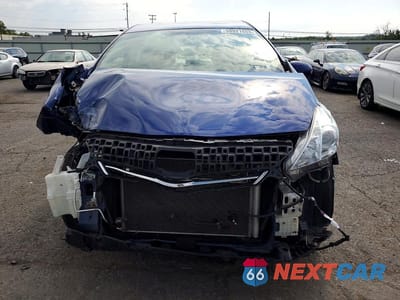 Piąte zdjęcie samochodu w środku: 2014 TOYOTA PRIUS V THREE VIN:JTDZN3EU3E3318674 - miniatura