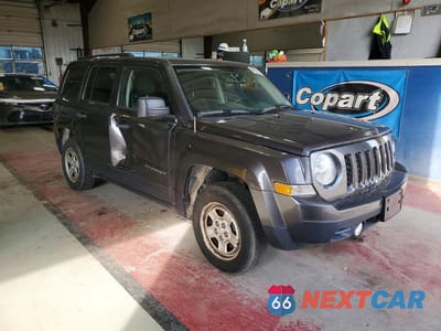 Czwarte zdjęcie samochodu z boku: 2017 JEEP PATRIOT SPORT VIN:1C4NJRBB7HD135275 - miniatura