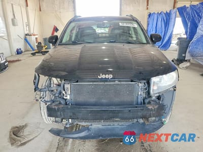 Piąte zdjęcie samochodu w środku: 2015 JEEP COMPASS LATITUDE VIN:1C4NJDEB2FD396616 - miniatura