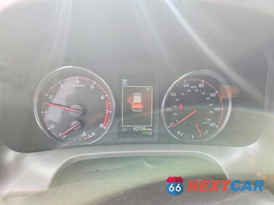 Zdjęcie 9 z 12 samochodu: 2018 TOYOTA RAV4 SE VIN:2T3JFREV8JW736516 - miniatura