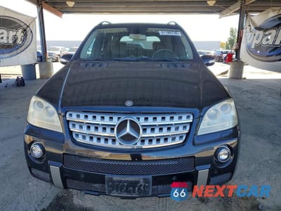 Piąte zdjęcie samochodu w środku: 2008 MERCEDES-BENZ ML 550 VIN:4JGBB72E38A339308 - miniatura