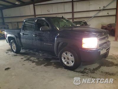 Czwarte zdjęcie samochodu z boku: 2010 CHEVROLET SILVERADO K1500 LT VIN:3GCRKSE31AG239585 - miniatura