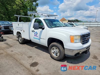Czwarte zdjęcie samochodu z boku: 2009 GMC SIERRA C2500 HEAVY DUTY VIN:1GDHC44K09E105503 - miniatura