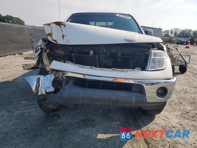 Piąte zdjęcie samochodu w środku: 2005 NISSAN FRONTIER SE VIN:1N6AD06W15C425248 - miniatura