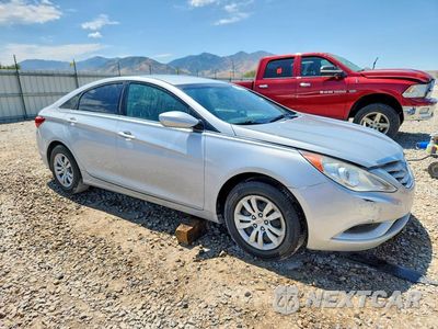 Czwarte zdjęcie samochodu z boku: 2011 HYUNDAI SONATA GLS VIN:5NPEB4AC1BH267783 - miniatura