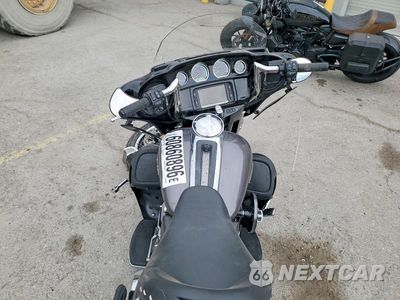 Zdjęcie 6 z 8 samochodu: 2014 HARLEY-DAVIDSON FLHTK ELECTRA GLIDE ULTRA LIMITED VIN:1HD1KEL19EB707348 - miniatura