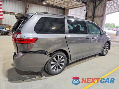Trzecie zdjęcie samochodu z tyłu: 2020 TOYOTA SIENNA XLE 7-PASSENGER VIN:5TDDZ3DC9LS228111 - miniatura