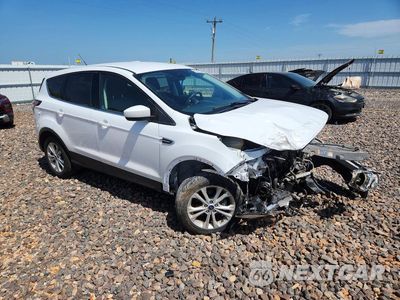 Czwarte zdjęcie samochodu z boku: 2017 FORD ESCAPE SE VIN:1FMCU0GD8HUE76944 - miniatura