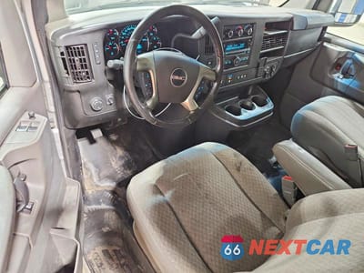 Zdjęcie 8 z 13 samochodu: 2015 GMC SAVANA G3500 VIN:1GTZ7TCG7F1225192 - miniatura