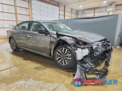 Czwarte zdjęcie samochodu z boku: 2025 NISSAN ALTIMA SV VIN:1N4BL4DVXSN423600 - miniatura