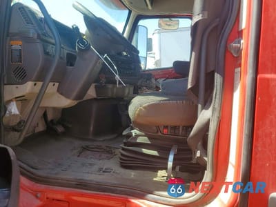 Piąte zdjęcie samochodu w środku: 2017 VOLVO VNL TRUCK CAB AND CHASSIS VIN:4V4N99EG1HN980556 - miniatura