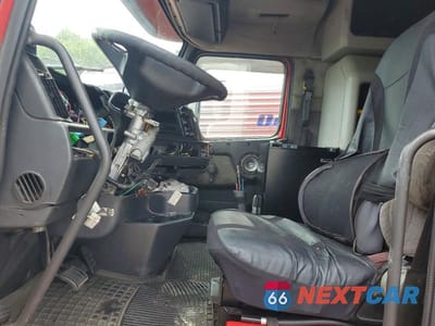 Zdjęcie 7 z 14 samochodu: 1999 VOLVO VN VIN:4VG7DAJH5XN783141 - miniatura