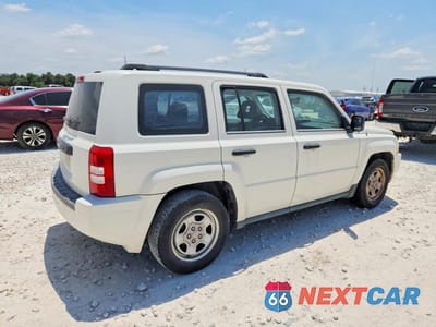 Trzecie zdjęcie samochodu z tyłu: 2008 JEEP PATRIOT SPORT VIN:1J8FT28058D554147 - miniatura