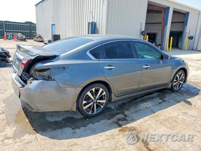 Trzecie zdjęcie samochodu z tyłu: 2017 NISSAN ALTIMA 2.5 SR VIN:1N4AL3AP2HC482723 - miniatura