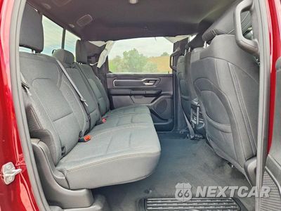 Zdjęcie 10 z 13 samochodu: 2021 RAM 1500 BIG HORN/LONE STAR VIN:1C6SRFFTXMN608336 - miniatura