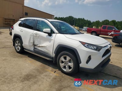 Czwarte zdjęcie samochodu z boku: 2021 TOYOTA RAV4 XLE VIN:2T3W1RFV1MC153830 - miniatura