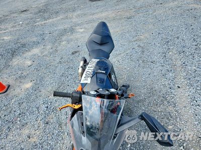 Piąte zdjęcie samochodu w środku: 2018 KTM 390 DUKE VIN:MD2JYJ407JC299879 - miniatura