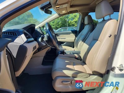 Zdjęcie 7 z 14 samochodu: 2018 HONDA ODYSSEY EXL VIN:5FNRL6H75JB047322 - miniatura
