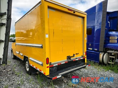 Drugie zdjęcie samochodu z przodu: 2023 GMC SAVANA BOX TRUCK VIN:1GD07RFP2P1122587 - miniatura