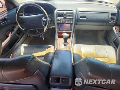 Zdjęcie 8 z 12 samochodu: 1991 LEXUS LS 400 VIN:JT8UF11E3M0070595 - miniatura